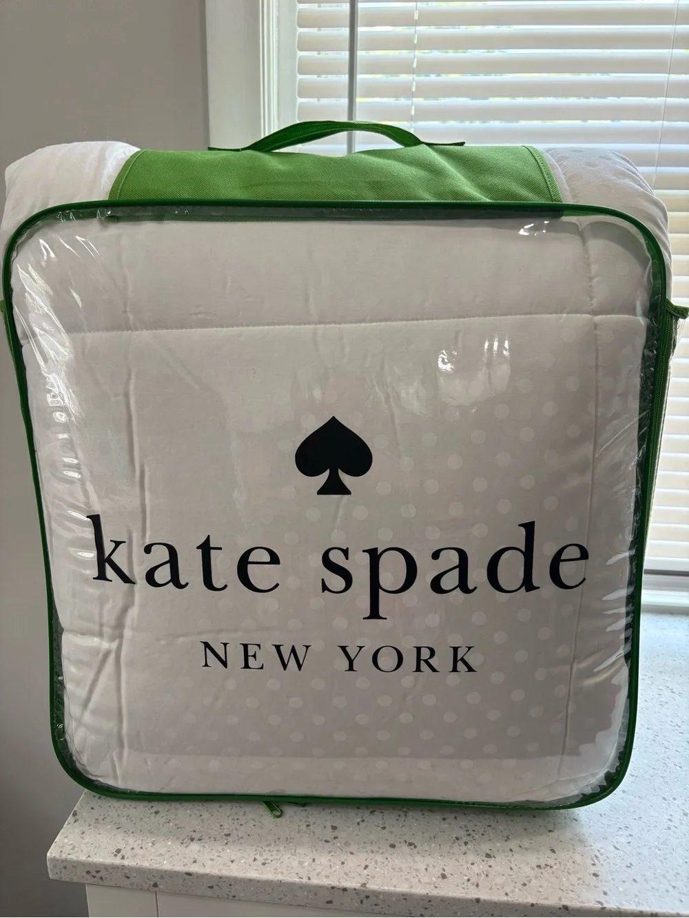 NEW Kate Spade Alternative White King Down Alternative Comforter